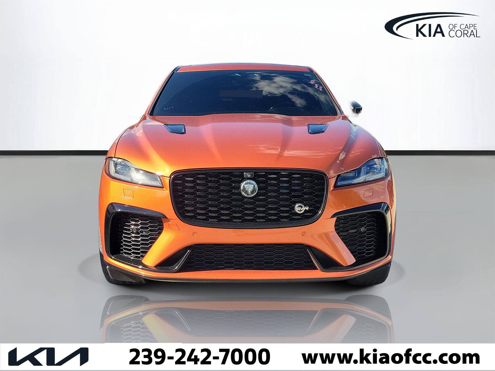 Used 2024 Jaguar F-PACE SVR AWD/4WD image 2