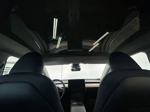 Used 2024 Tesla Model Y Long Range RWD image 10
