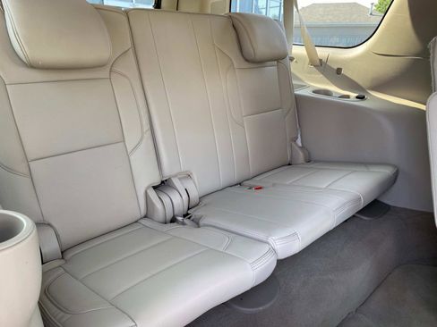 Used 2020 GMC Yukon XL Denali w/ Denali Premium Package image 27