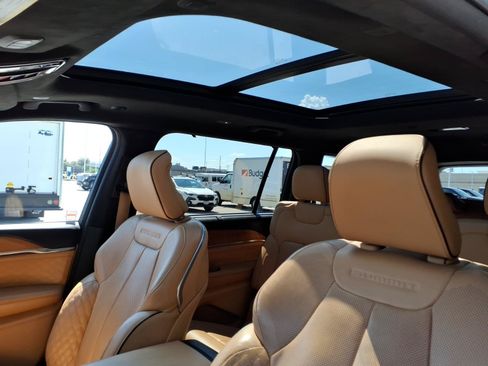 Used 2021 Jeep Grand Cherokee L Summit AWD/4WD image 24