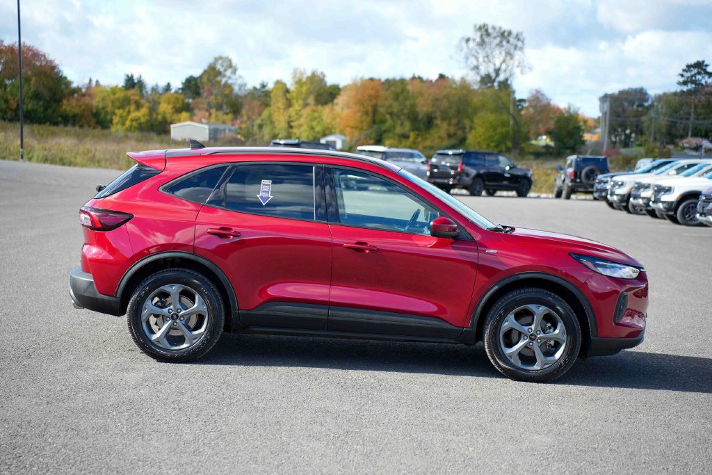 Used 2025 Ford Escape ST-Line Select AWD/4WD image 4