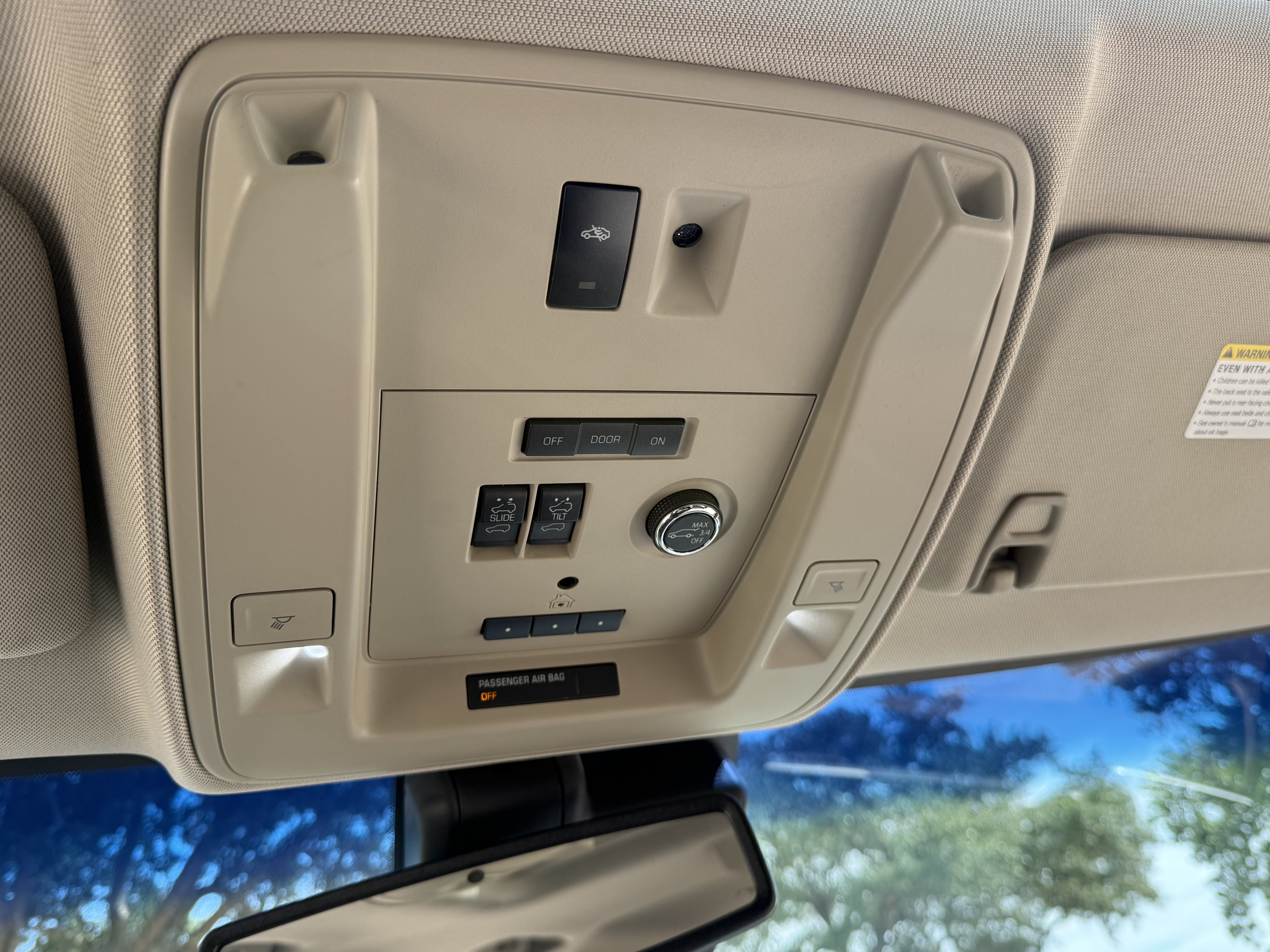 Used 2019 Chevrolet Suburban Premier RWD image 33