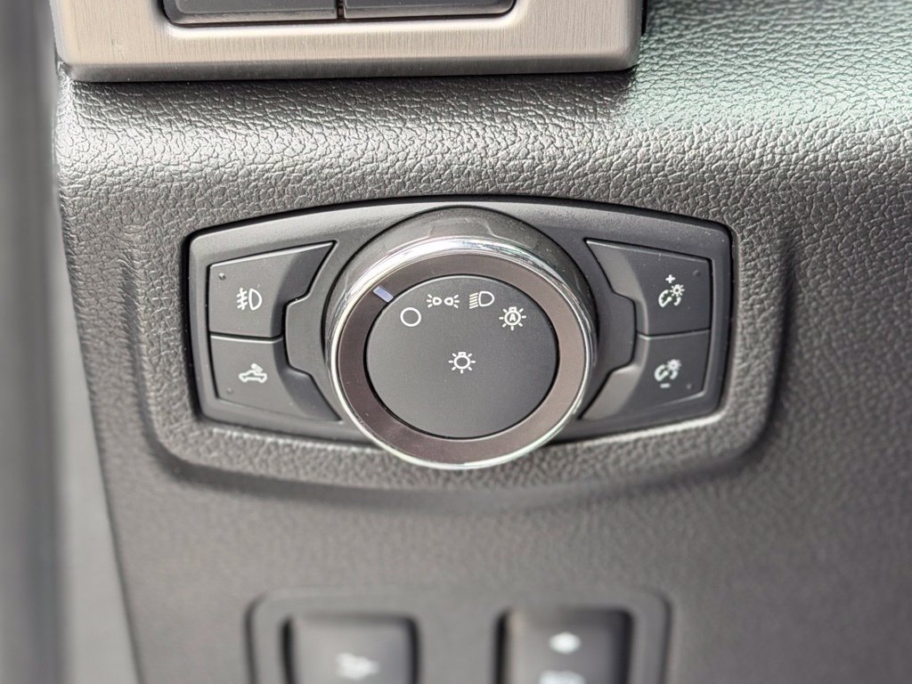 Used 2018 Ford F250 Platinum w/ Platinum Ultimate Package AWD/4WD image 24