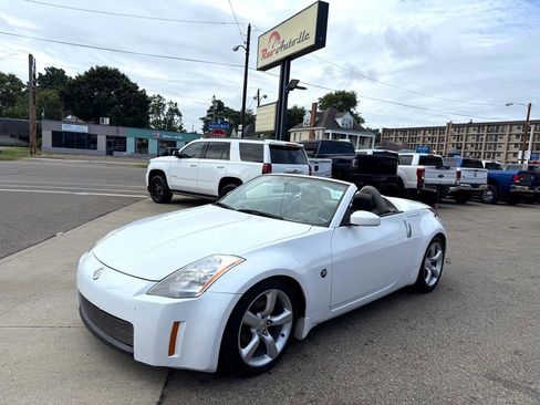 Used 2004 Nissan 350Z Touring image 1