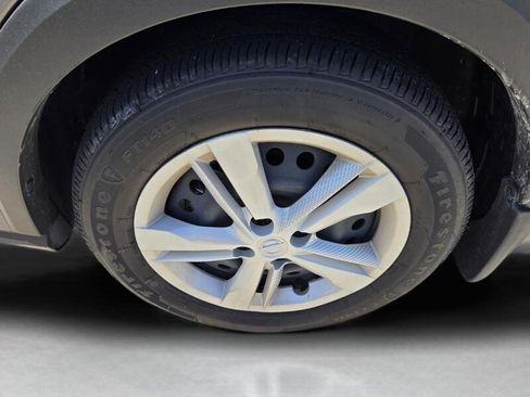 Used 2024 Nissan Kicks S FWD image 9