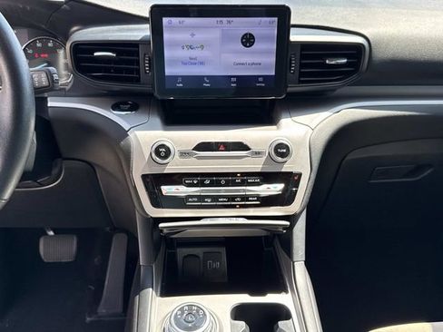 Used 2023 Ford Explorer XLT RWD image 29