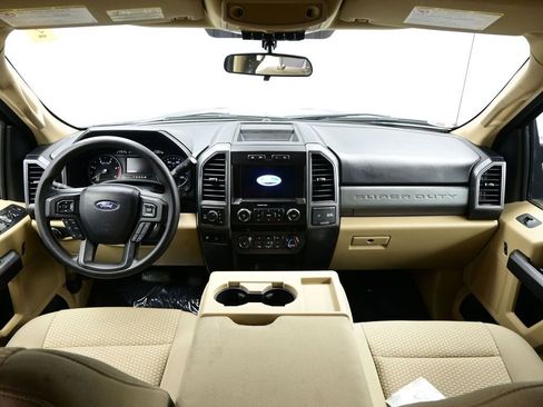 Used 2021 Ford F250 XLT w/ XLT Premium Package AWD/4WD image 9