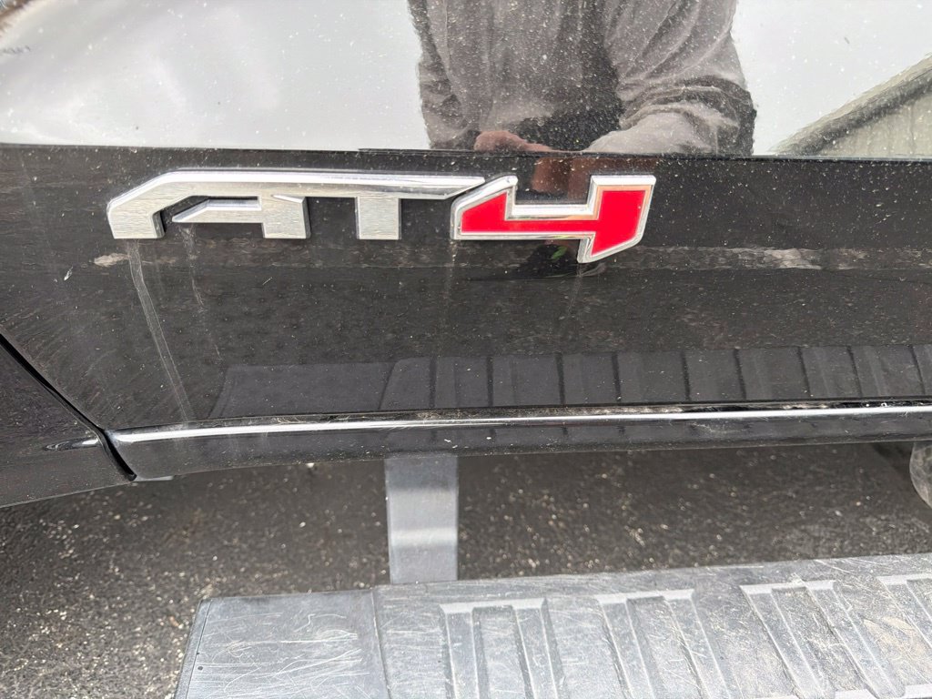 Used 2023 GMC Canyon AT4 w/ AT4 Premium Package AWD/4WD image 10
