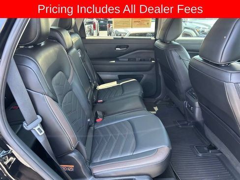 Used 2025 Nissan Pathfinder Platinum w/ Cargo Package AWD/4WD image 22