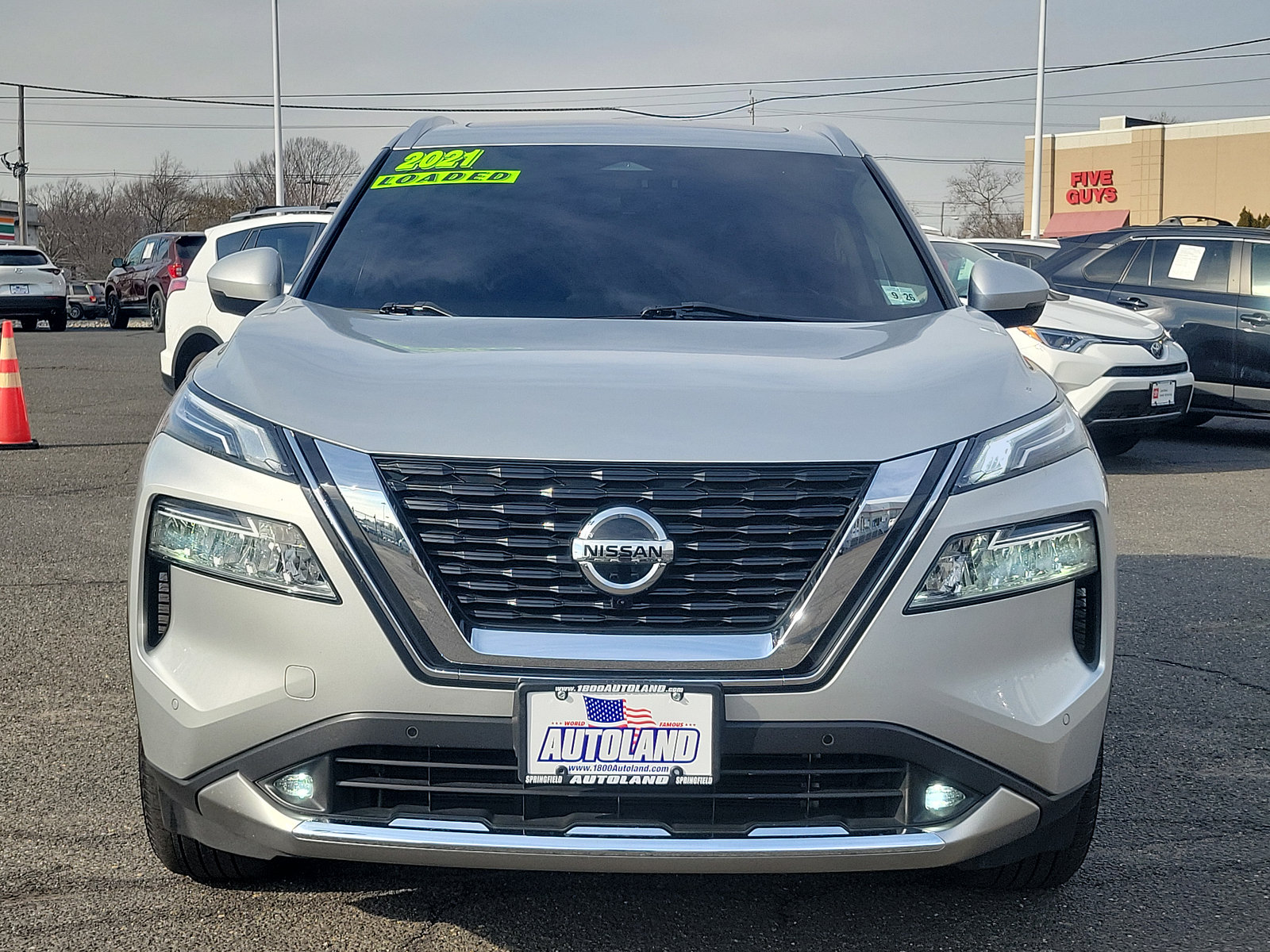 Used 2021 Nissan Rogue Platinum AWD/4WD image 2