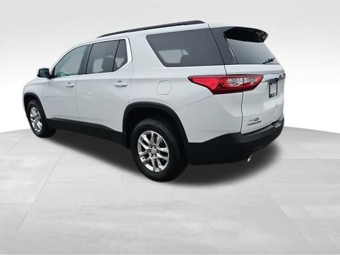 Used 2021 Chevrolet Traverse LT image 17
