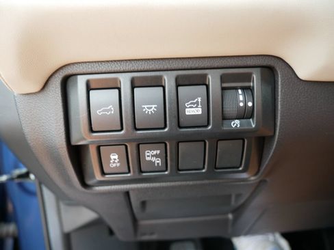 Used 2022 Subaru Ascent Limited w/ Technology Package AWD/4WD image 32