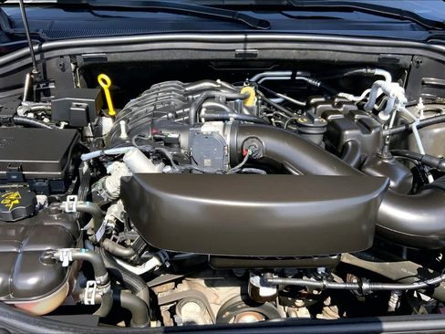 Used 2024 Dodge Durango GT RWD image 32