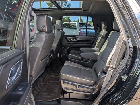 Used 2023 GMC Yukon SLT image 13