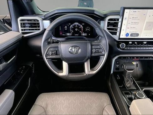Used 2025 Toyota Tundra Limited AWD/4WD image 8