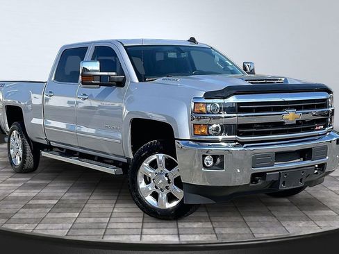 Used 2019 Chevrolet Silverado 2500 LTZ w/ Duramax Plus Package image 12