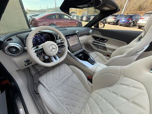 Used 2022 Mercedes-Benz SL 63 AMG 4MATIC image 16