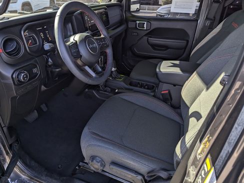 Certified 2024 Jeep Gladiator Rubicon w/ Convenience Group image 10