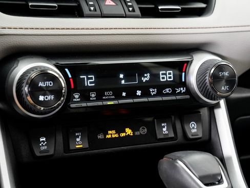 Used 2025 Toyota RAV4 XLE Premium image 18