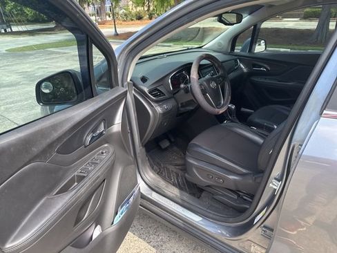 Used 2020 Buick Encore Preferred FWD image 7