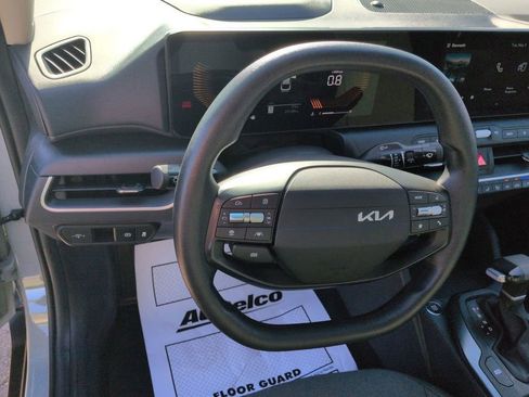 Certified 2025 Kia K4 FWD image 11
