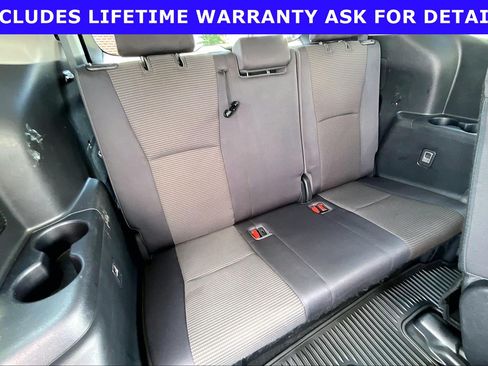 Used 2021 Toyota Highlander LE AWD/4WD image 23