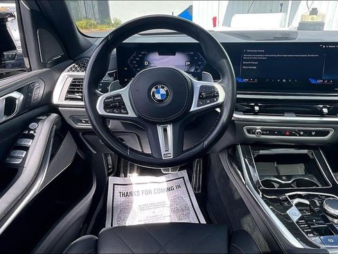 Used 2024 BMW X7 M60i image 8