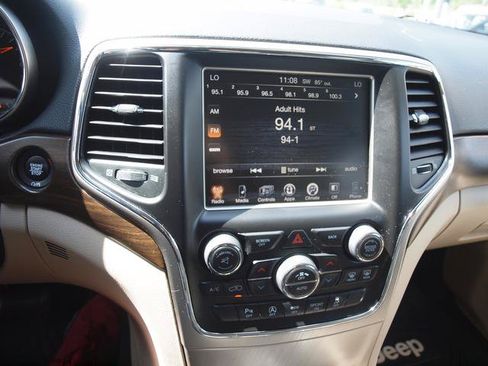 Used 2016 Jeep Grand Cherokee Laredo w/ Quick Order Package 23E AWD/4WD image 10