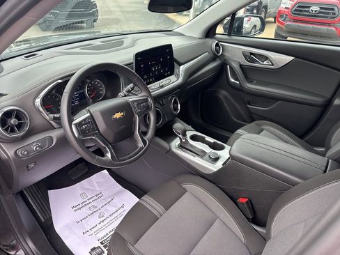 Used 2025 Chevrolet Blazer LT FWD image 13