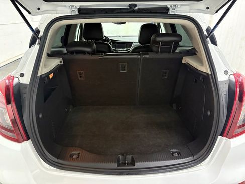 Used 2021 Buick Encore Preferred AWD/4WD image 13