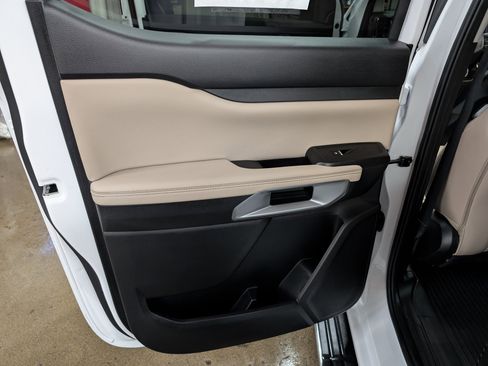 Used 2024 Ford Ranger Lariat w/ Trailer Tow Package image 13