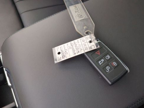 New 2026 Land Rover Range Rover SE image 36