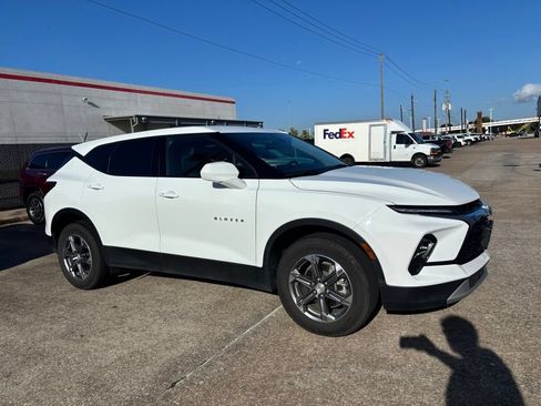 Used 2023 Chevrolet Blazer LT AWD/4WD image 4