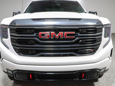 Used 2022 GMC Sierra 1500 AT4 w/ AT4 Preferred Package AWD/4WD image 4