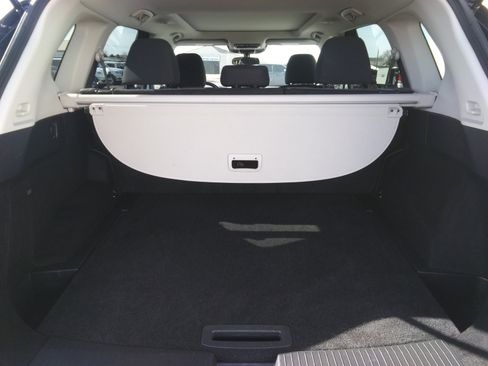 Used 2021 Nissan Rogue SV image 8