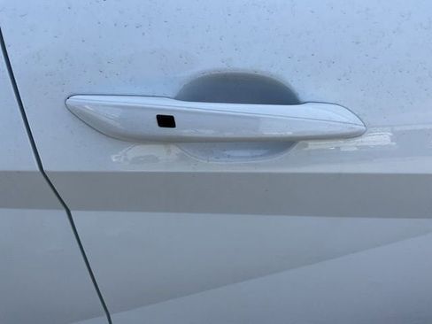 Used 2025 Hyundai Elantra Blue image 13