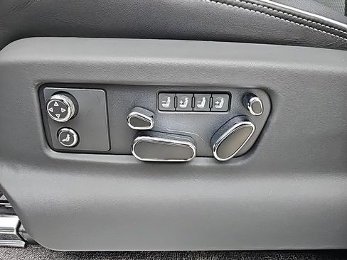 New 2025 Bentley Bentayga image 21