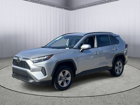 Used 2025 Toyota RAV4 XLE FWD image 2
