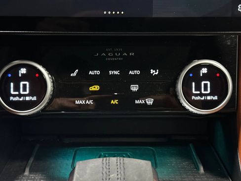 Used 2025 Jaguar F-PACE R-Dynamic S image 42