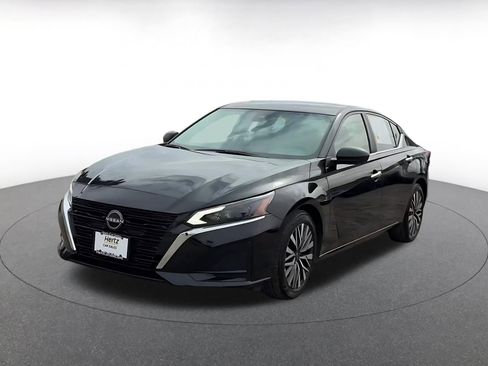 Used 2025 Nissan Altima 2.5 SV image 7
