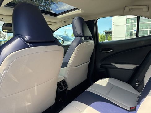 Used 2019 Lexus UX 250h w/ Premium Package AWD/4WD image 10