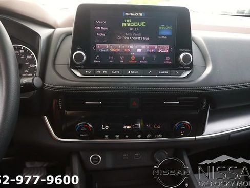 Used 2021 Nissan Rogue SV FWD image 19