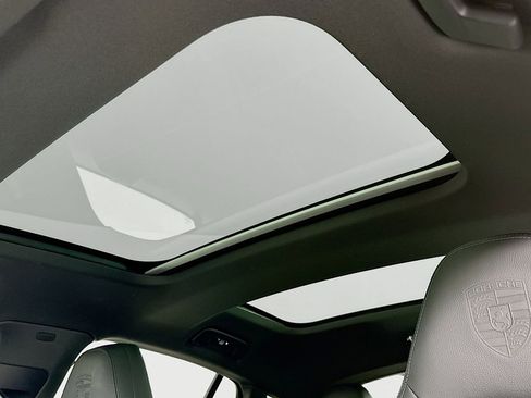 Certified 2023 Porsche Panamera Platinum Edition image 25