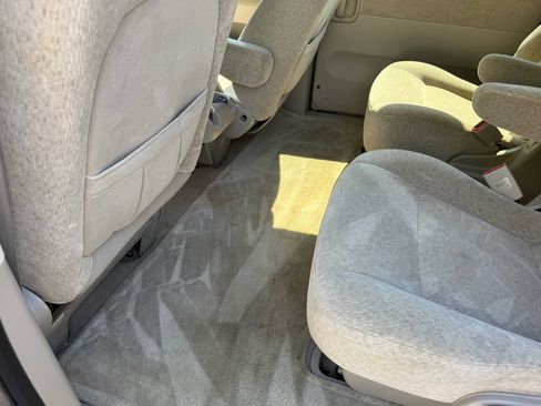 Used 2005 Kia Sedona FWD image 18