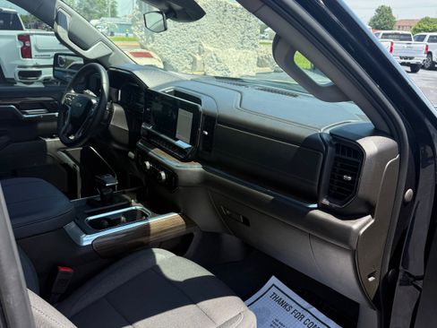 Used 2023 Chevrolet Silverado 1500 LT AWD/4WD image 10