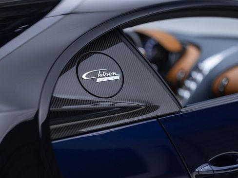 Used 2020 Bugatti Chiron image 54