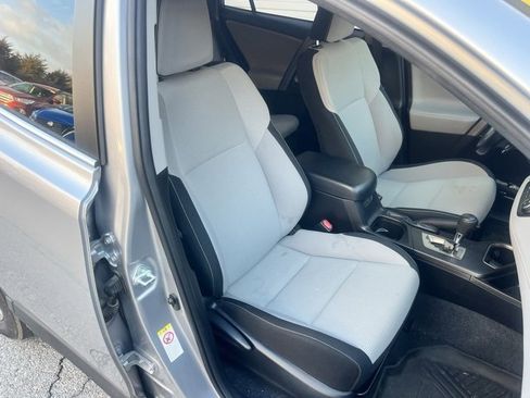 Used 2018 Toyota RAV4 XLE image 15