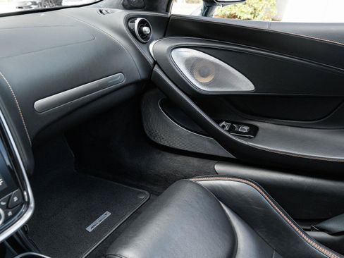 Used 2023 McLaren GT RWD image 36