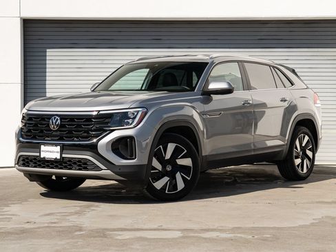 Used 2025 Volkswagen Atlas Cross Sport SE AWD/4WD image 1