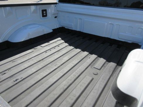 Used 2025 Ford F150 Lariat w/ Equipment Group 502A High image 17